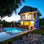 Oludeniz 3 Bedroom - 8904 Vilă *